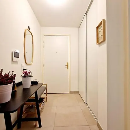 Aux Portes De Paris Apartment
